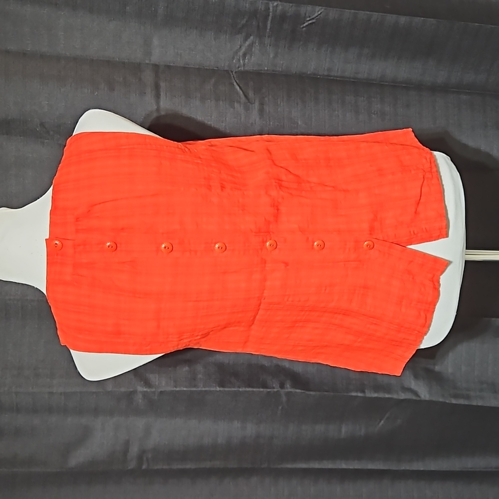 Sleeveless Blouse With Button Down Back - image 2